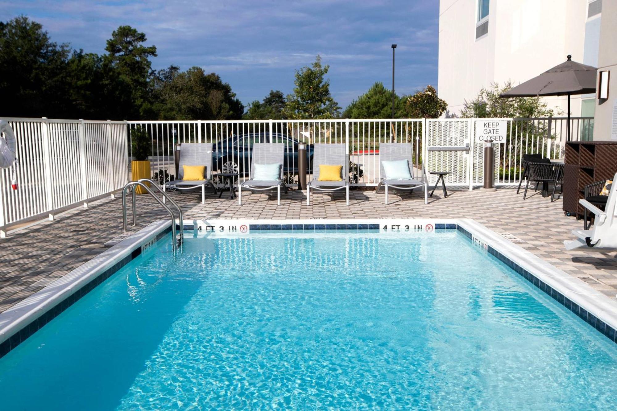 Towneplace Suites By Marriott Conroe Exterior photo