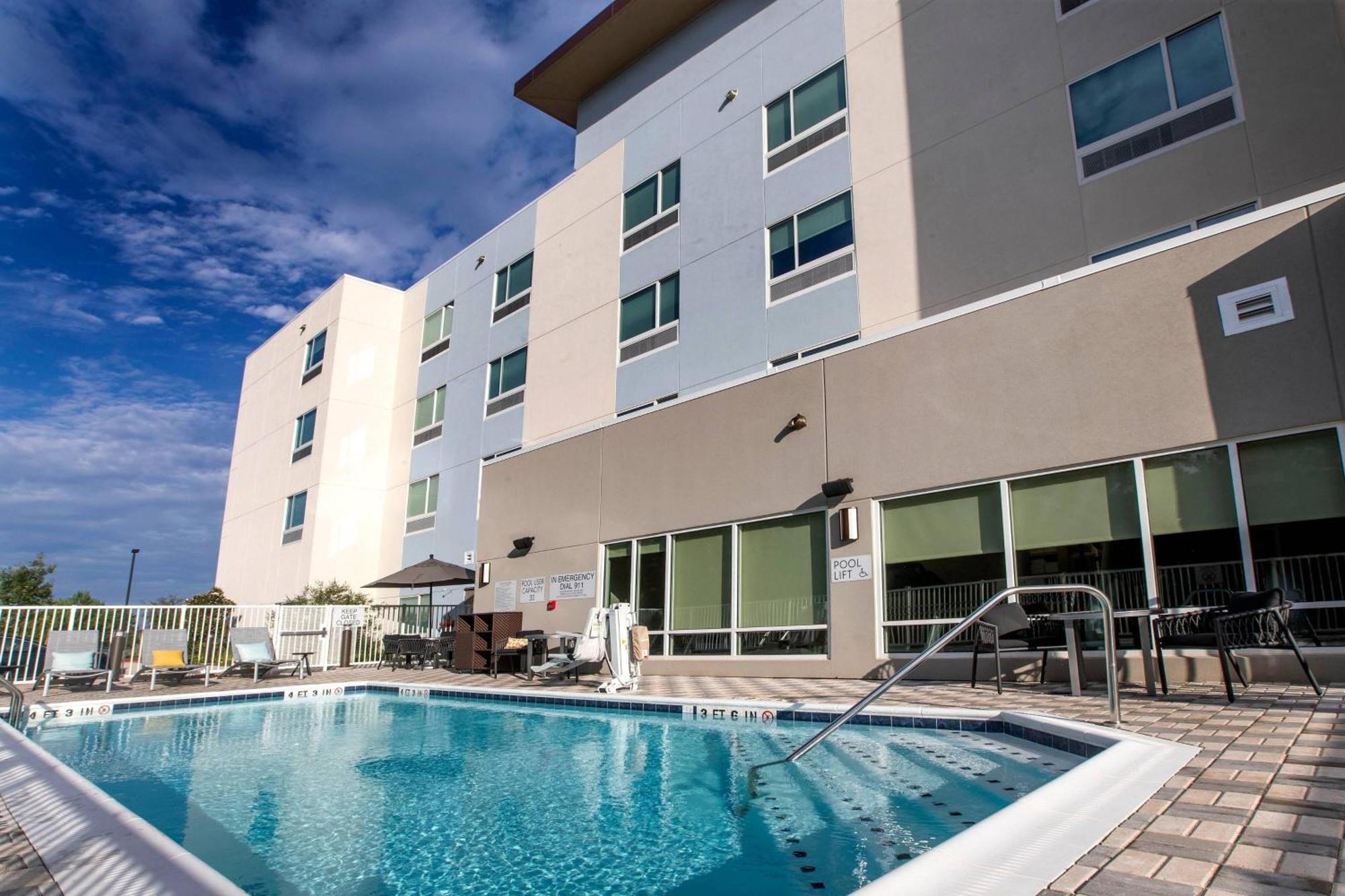 Towneplace Suites By Marriott Conroe Exterior photo